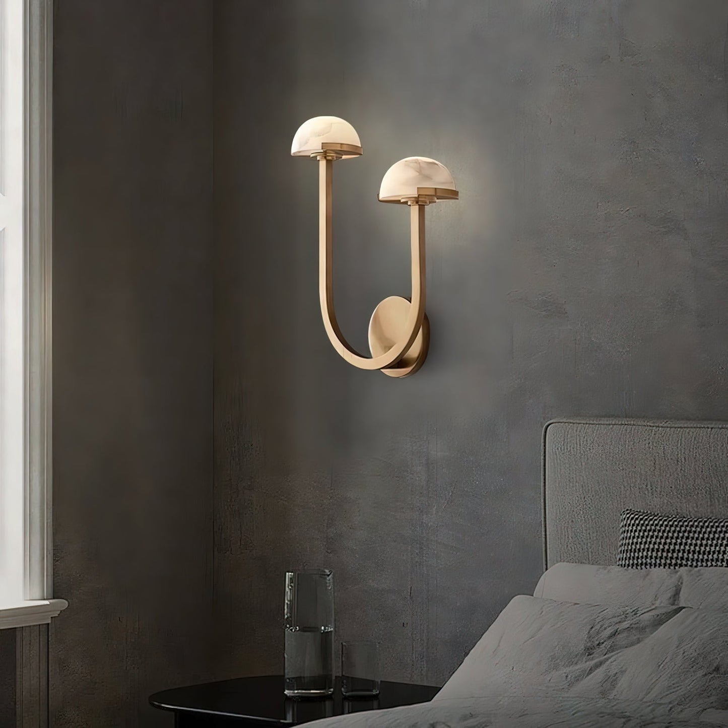 Applique Pilz Alabaster – Lampe Murale Organique en Alabastre et Laiton