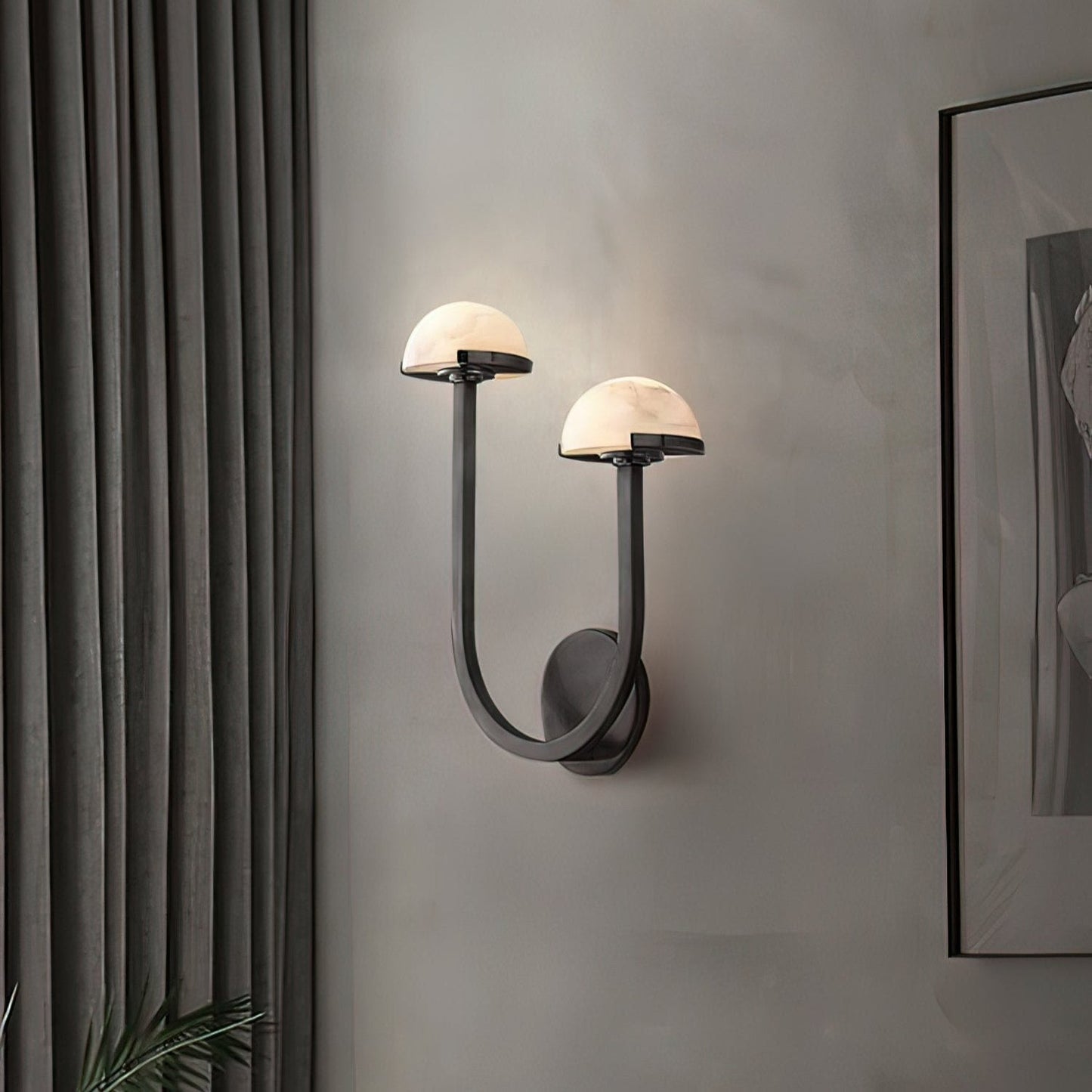 Applique Pilz Alabaster – Lampe Murale Organique en Alabastre et Laiton