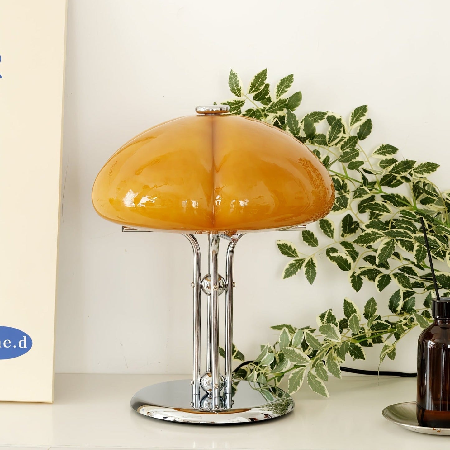 Lampe de Table Pilz Bauhaus – Design Moderne avec Abat-jour en Verre Amber
