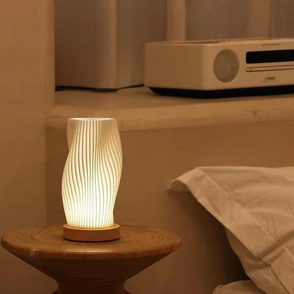 Lampe Serene Wavecrest - Élégance Contemporaine avec Dimmable USB