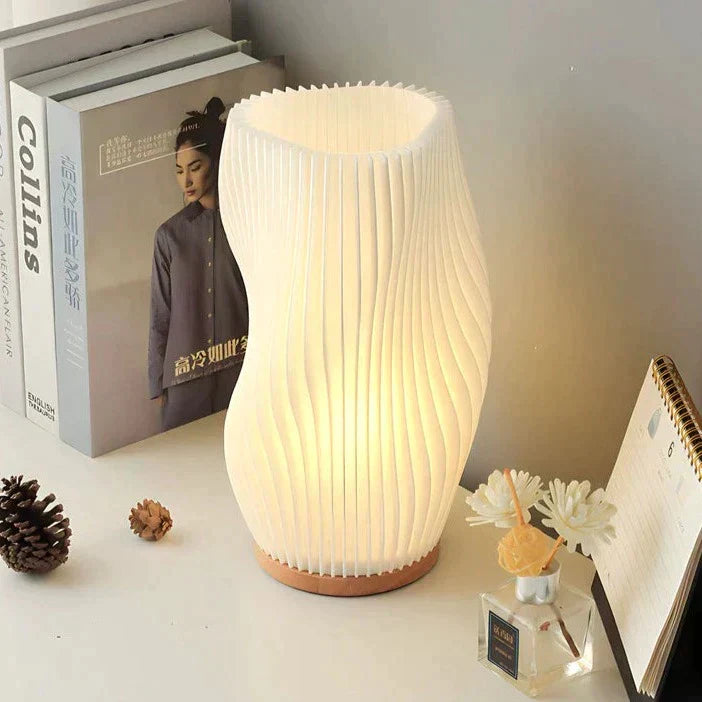 Lampe Serene Wavecrest - Élégance Contemporaine avec Dimmable USB