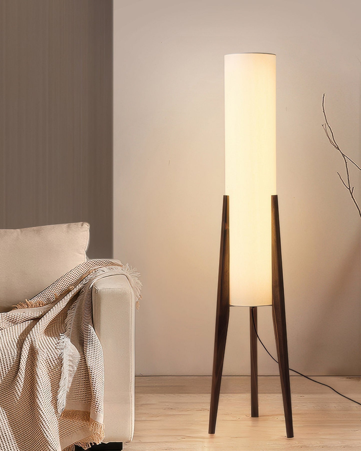 Lampadaire en Noyer – Élégance Nordic Retro avec Abat-jour en Tissu
