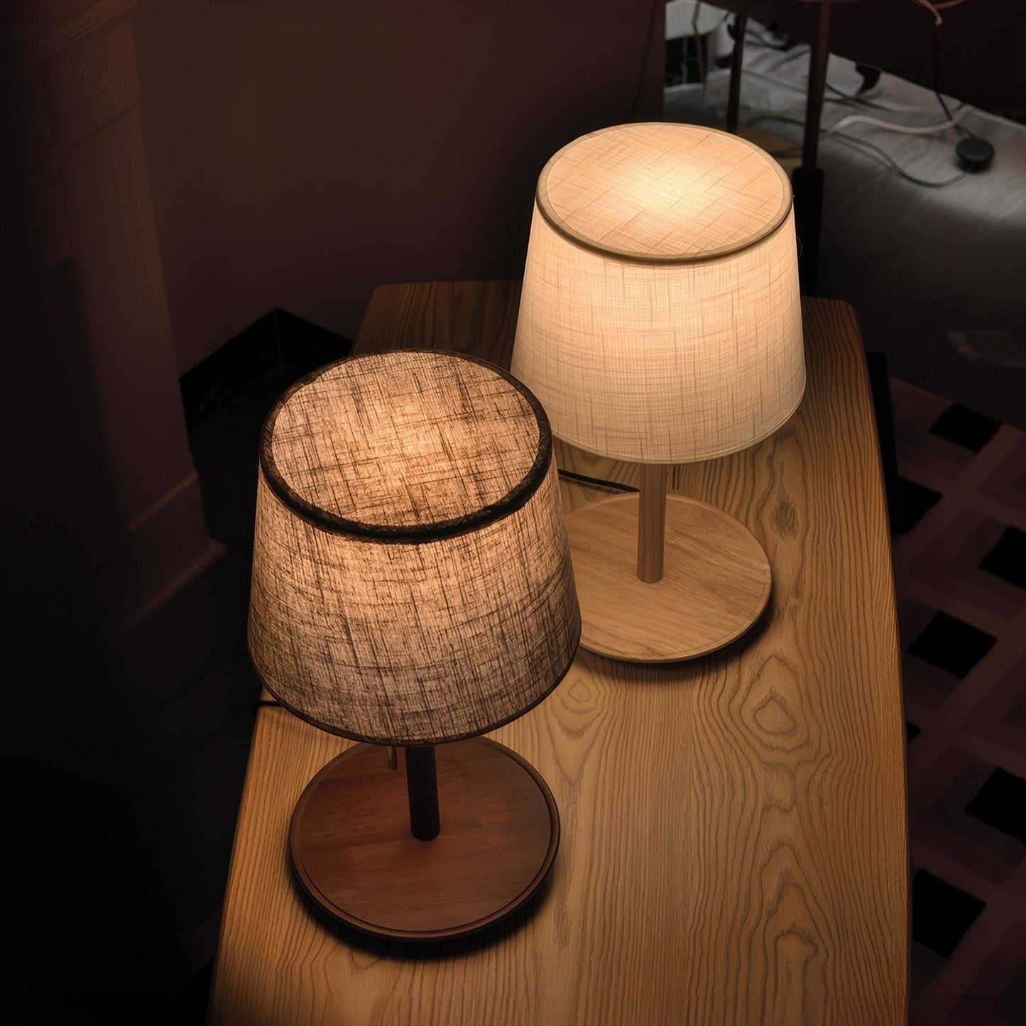 Lampe Gentle Glow Nordic Walnut - Éclairage Naturel et Apaisant en Bois et Tissu