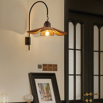 Applique Petal Bloom – Lampe Murale Élégante en Forme de Pétales