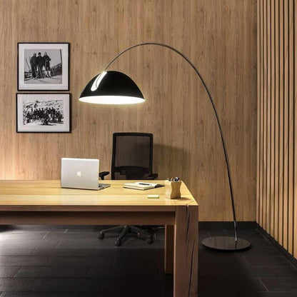 Lampadaire Verse Arc - Design Scandinave Élégant avec Bras Réglable et Éclairage LED