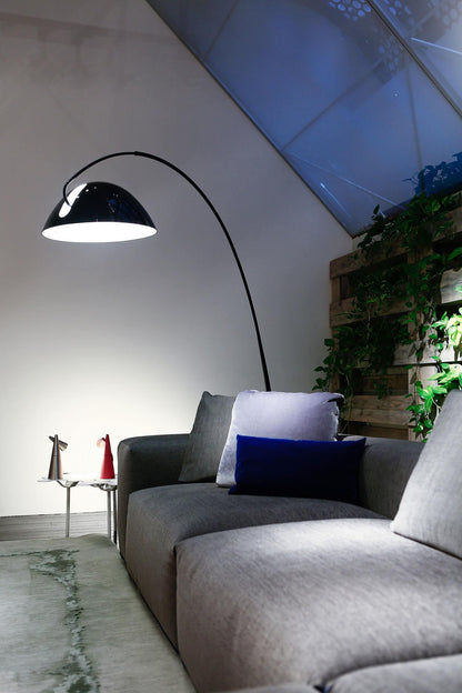 Lampadaire Verse Arc - Design Scandinave Élégant avec Bras Réglable et Éclairage LED