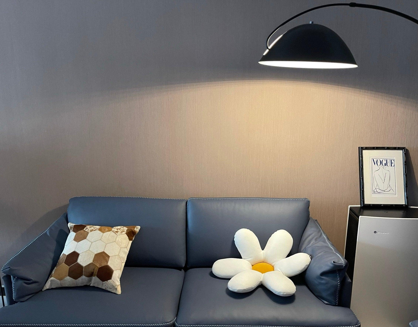 Lampadaire Verse Arc - Design Scandinave Élégant avec Bras Réglable et Éclairage LED