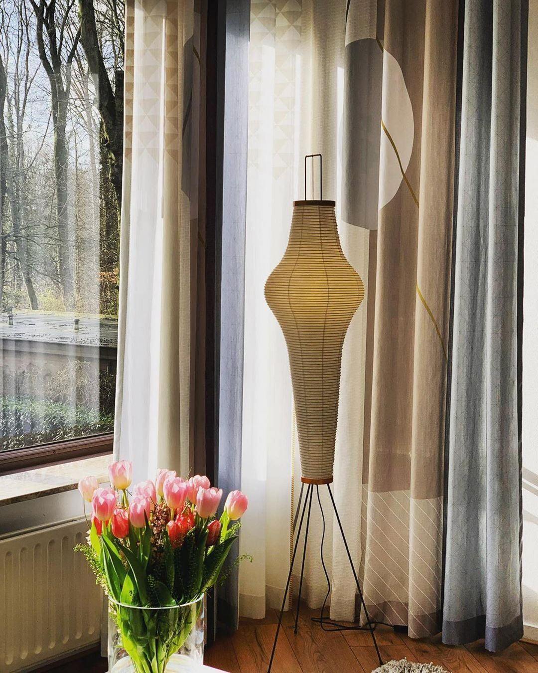 Lampadaire en Papier de Riz - Élégance Minimaliste pour Salon et Chambre
