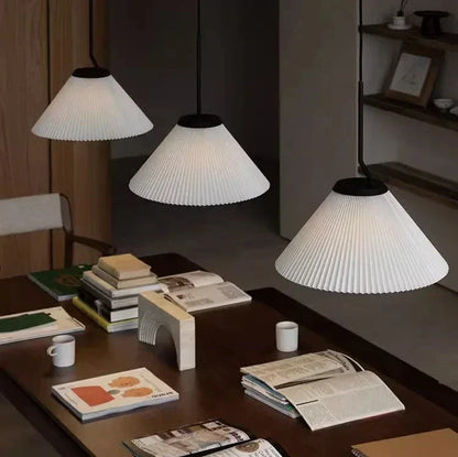 Suspension Nordic Plissée Crème – Design Scandinave Élégant en Tissu LED