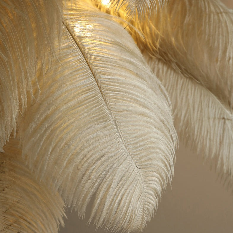 Lampe sur Pied avec Plumes d’Autruche – Élégance et Design Moderne en Résine