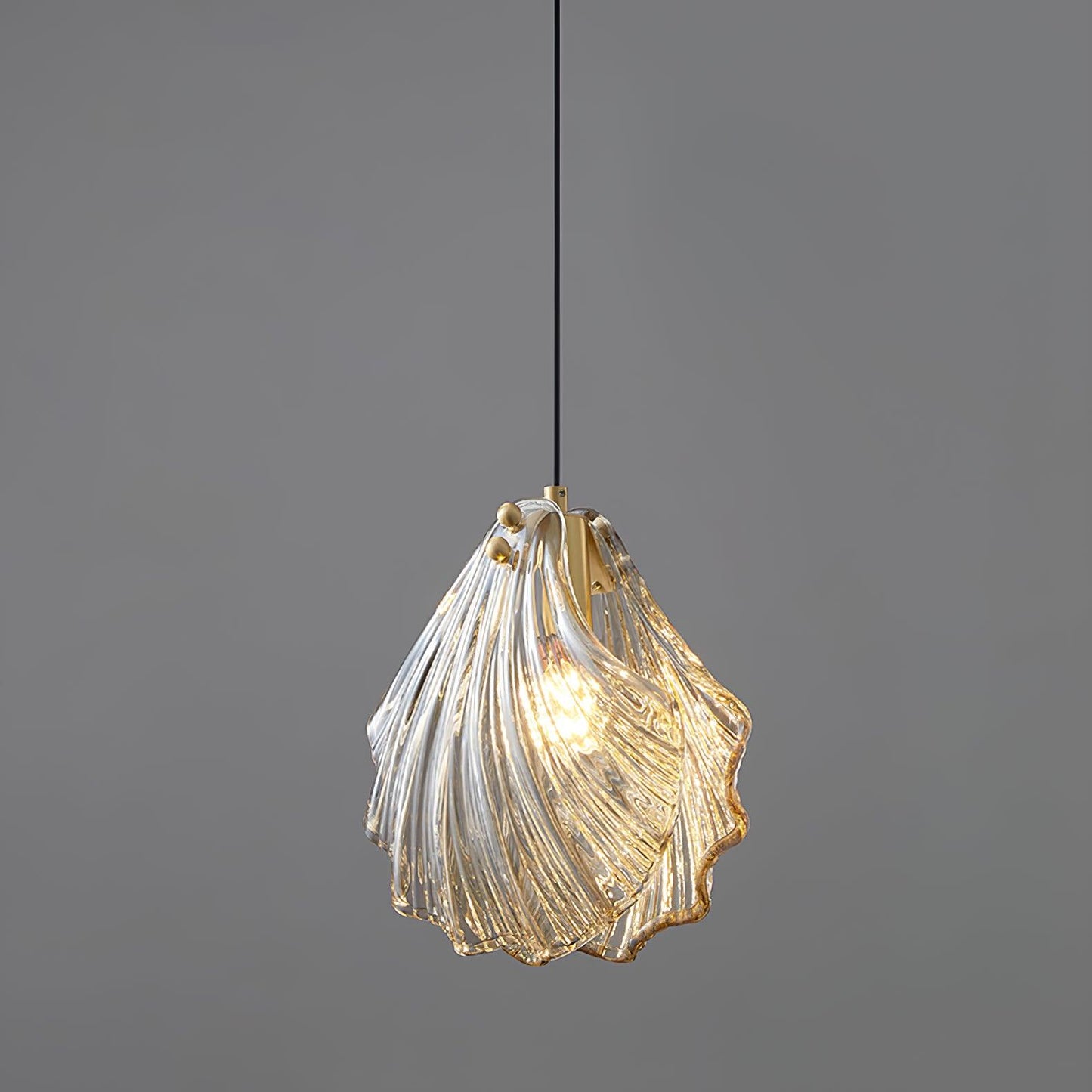 Suspension Mini Shell Design en Verre et Laiton – Lampe Moderne à Suspendre