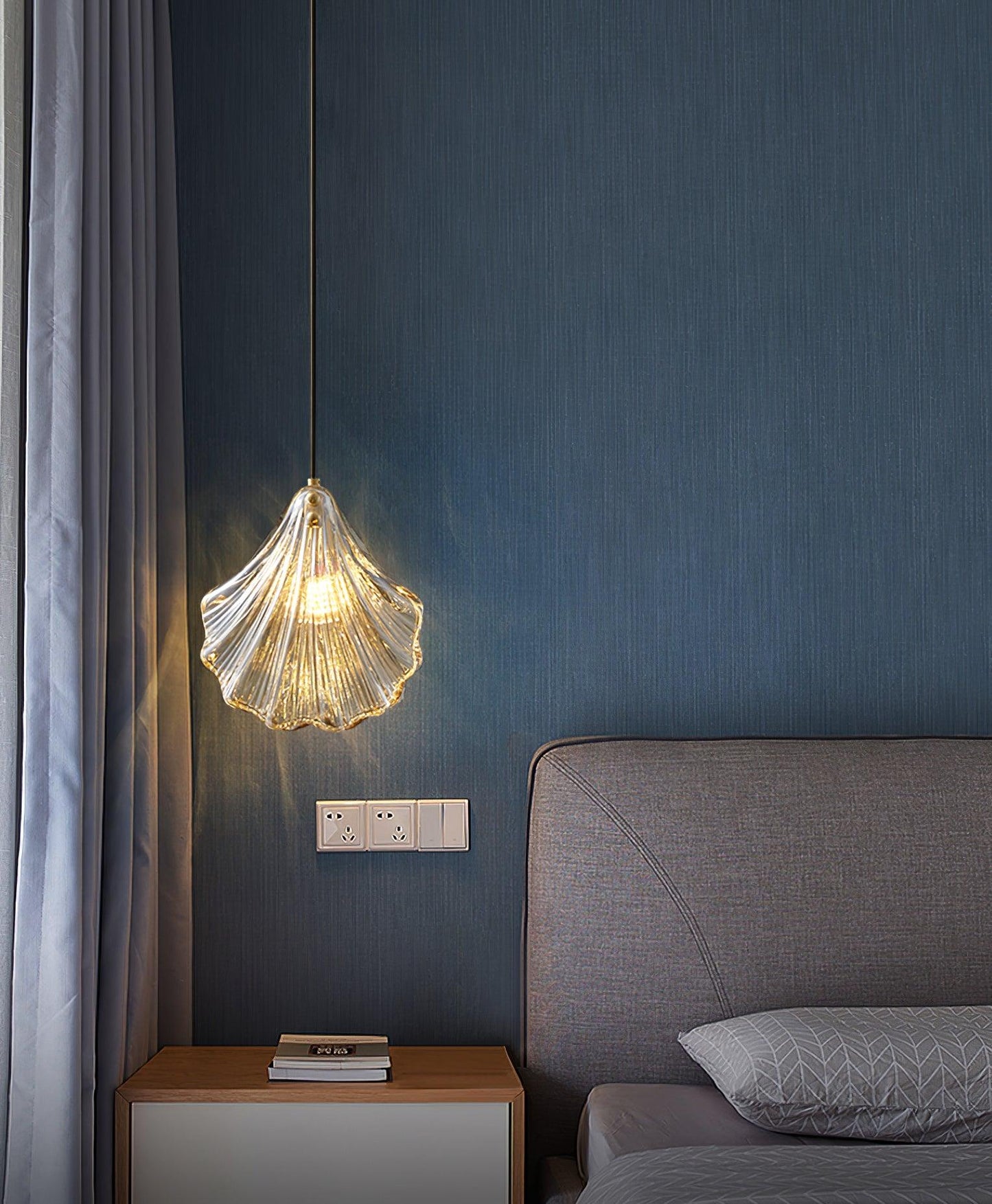 Suspension Mini Shell Design en Verre et Laiton – Lampe Moderne à Suspendre