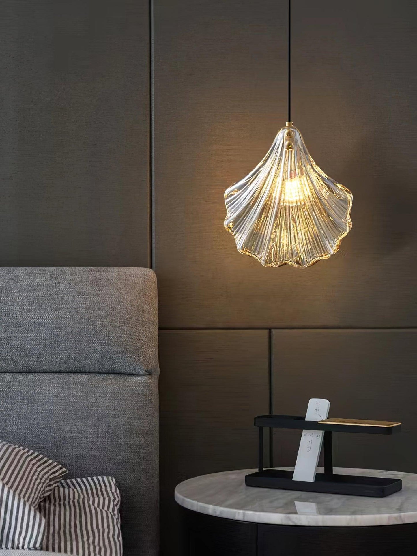 Suspension Mini Shell Design en Verre et Laiton – Lampe Moderne à Suspendre