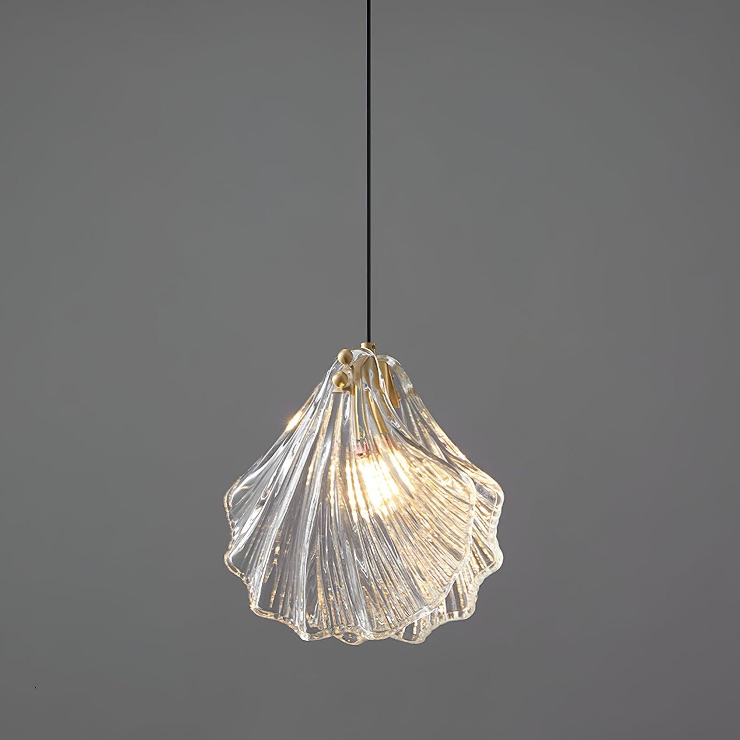 Suspension Mini Shell Design en Verre et Laiton – Lampe Moderne à Suspendre