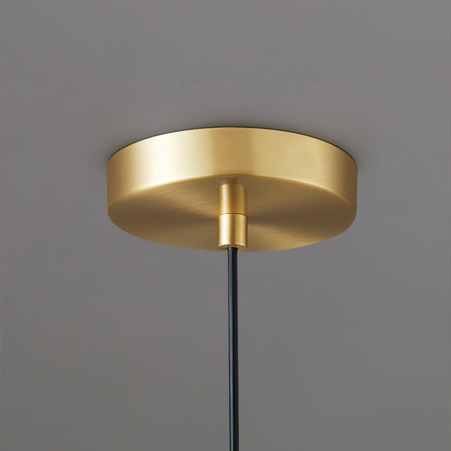 Suspension Mini Shell Design en Verre et Laiton – Lampe Moderne à Suspendre