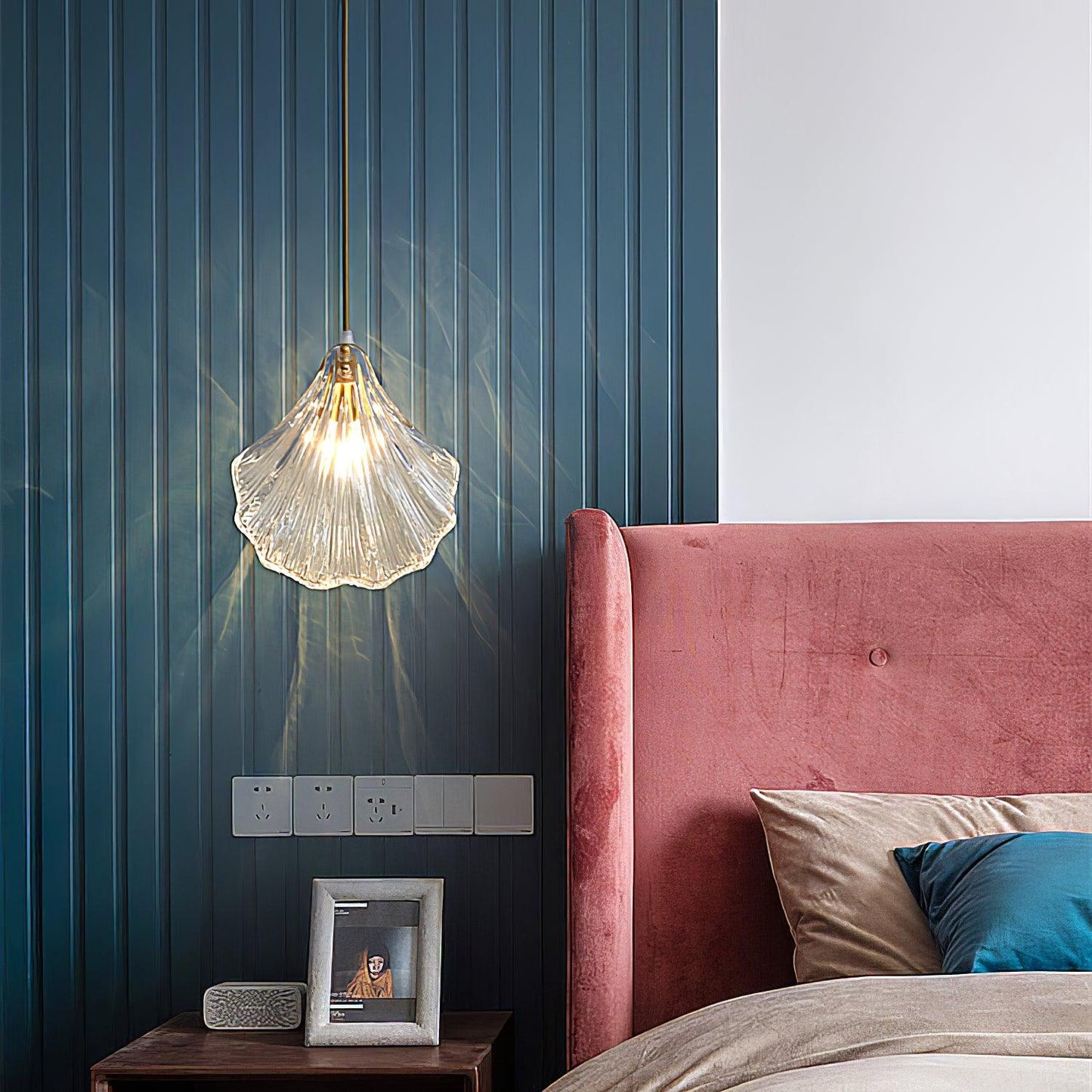 Suspension Mini Shell Design en Verre et Laiton – Lampe Moderne à Suspendre