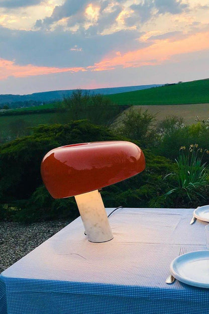 Lampe de Table Art Marble - Élégante en Marbre de Carrare et Métal avec LED