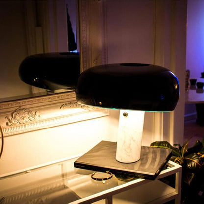 Lampe de Table Art Marble - Élégante en Marbre de Carrare et Métal avec LED