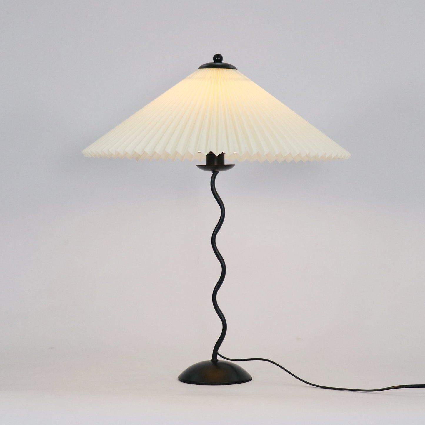 Lampe de Table Squiggle – Lampe Moderne au Design Ondulé pour Salon, Chambre et Bureau