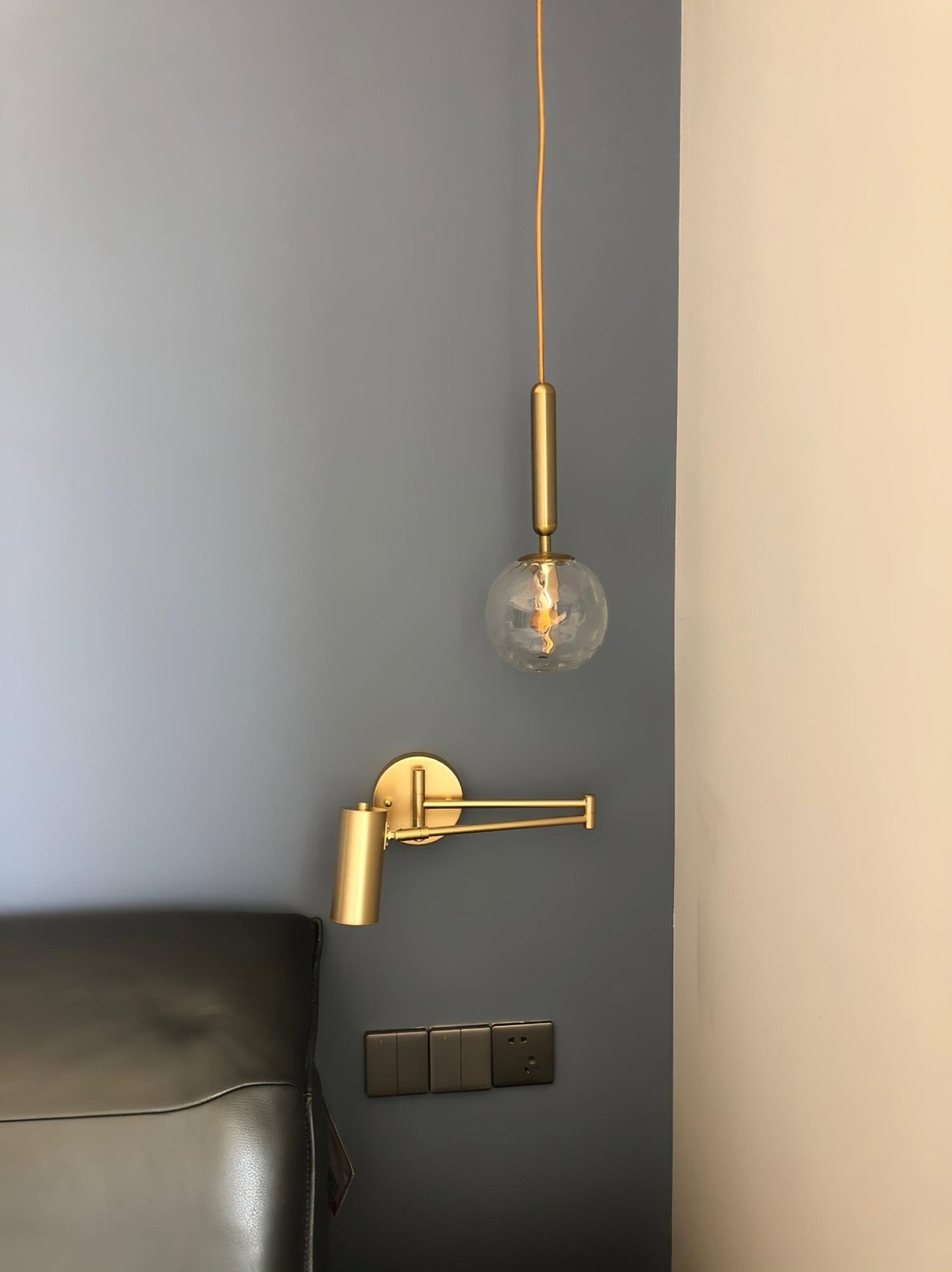 Applique Murale Moderne en Fer avec LED Intégrée - Design Élégant et Réglable