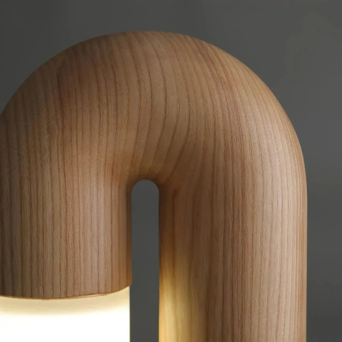Lampe de Table Diapolo – Élégance Intemporelle avec Design Arqué