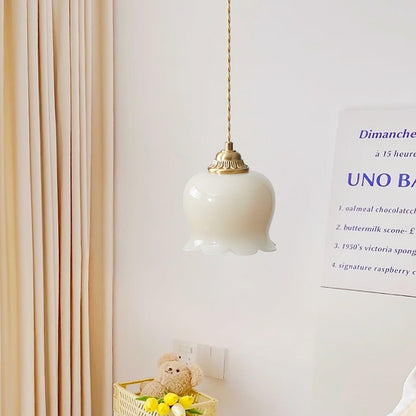 Suspension Talblume – Lampe en Laiton et Résine Inspirée par les Fleurs Naturelles