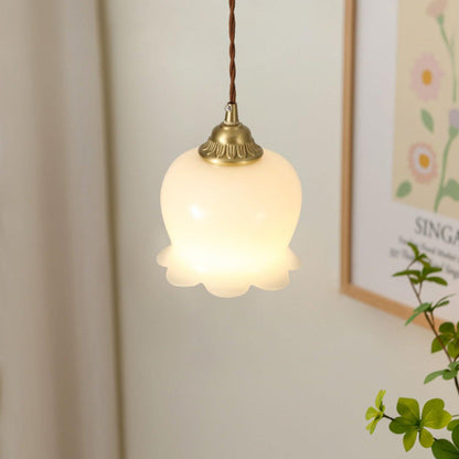 Suspension Talblume – Lampe en Laiton et Résine Inspirée par les Fleurs Naturelles