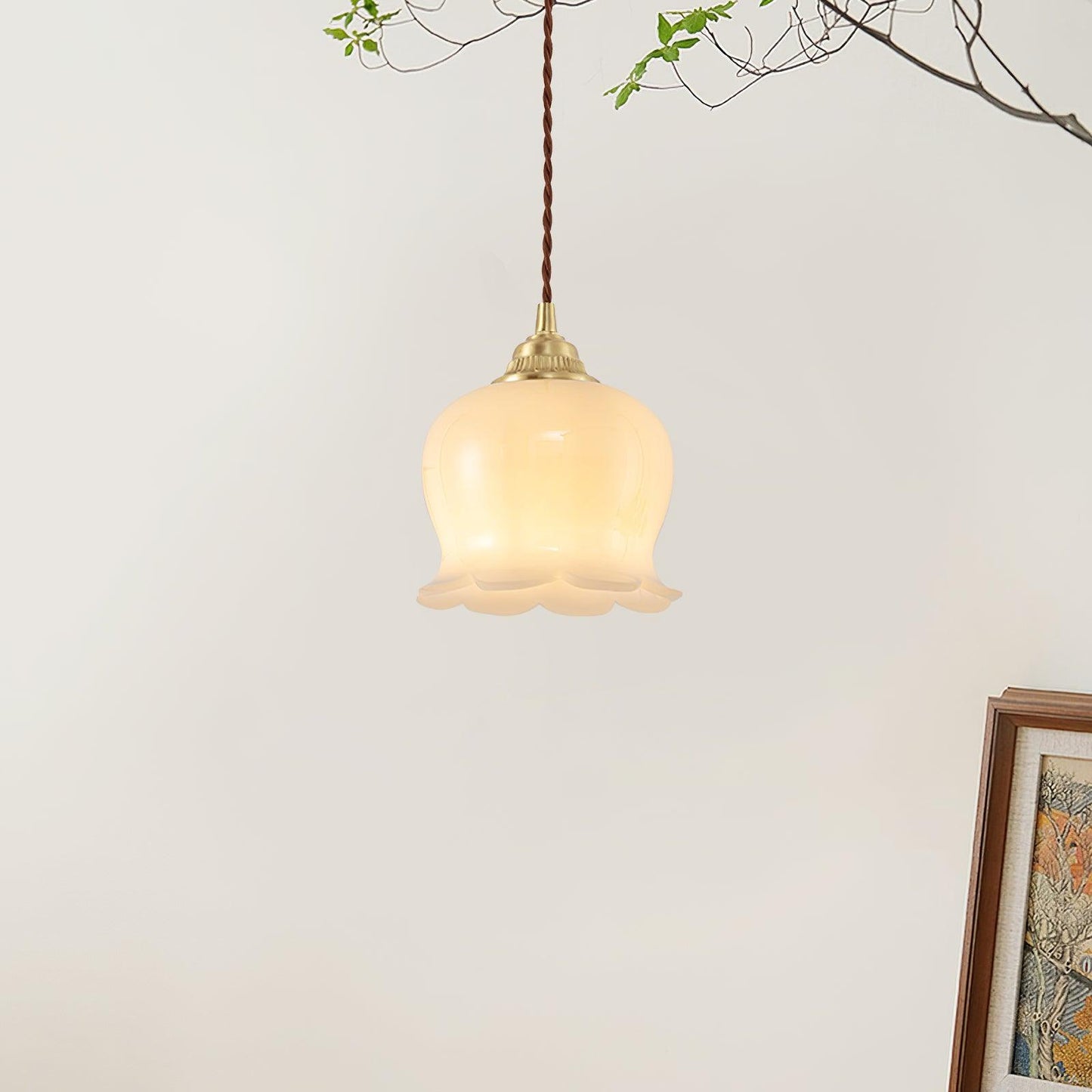 Suspension Talblume – Lampe en Laiton et Résine Inspirée par les Fleurs Naturelles
