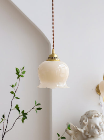 Suspension Talblume – Lampe en Laiton et Résine Inspirée par les Fleurs Naturelles
