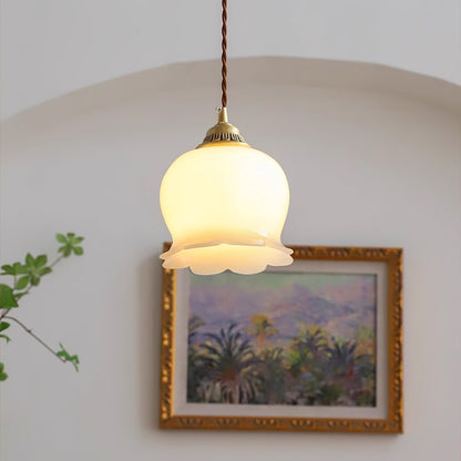 Suspension Talblume – Lampe en Laiton et Résine Inspirée par les Fleurs Naturelles