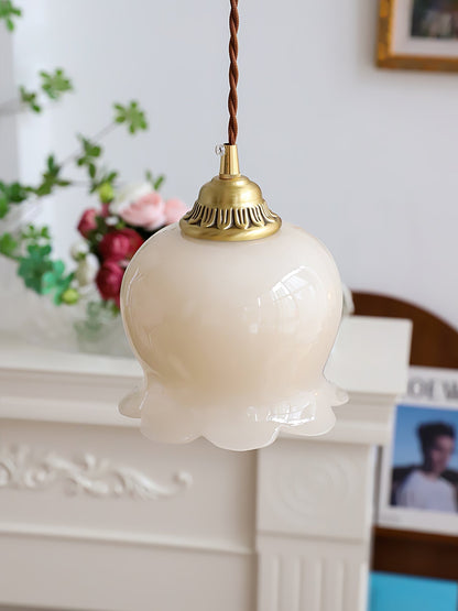 Suspension Talblume – Lampe en Laiton et Résine Inspirée par les Fleurs Naturelles
