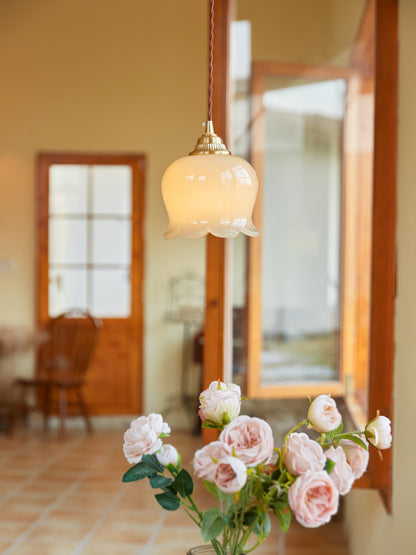 Suspension Talblume – Lampe en Laiton et Résine Inspirée par les Fleurs Naturelles