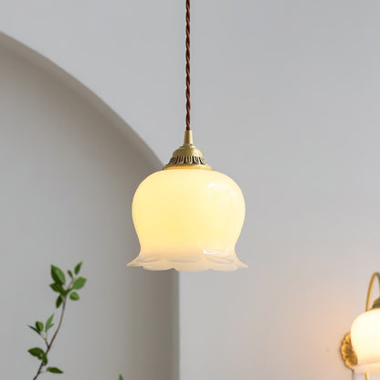 Suspension Talblume – Lampe en Laiton et Résine Inspirée par les Fleurs Naturelles