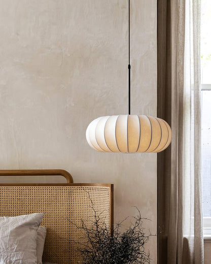Suspension Verona - Luminaire Minimaliste en Métal et Soie, Design Wabi-Sabi