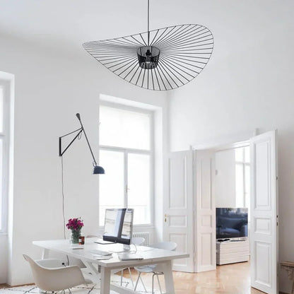 Suspension Élégante Veliova – Design Chapeau de Paille & Éclairage Raffiné