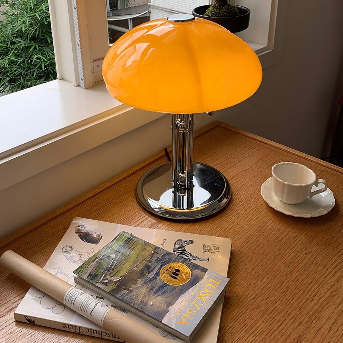 Lampe de Table Pilz Bauhaus – Design Moderne avec Abat-jour en Verre Amber