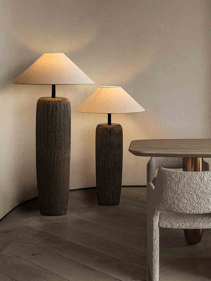 Lampadaire en Bois Vieilli - Élégance Rustique et Moderne pour Salon
