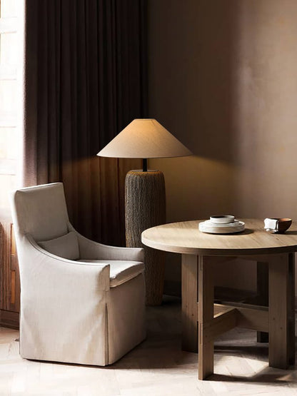 Lampadaire en Bois Vieilli - Élégance Rustique et Moderne pour Salon