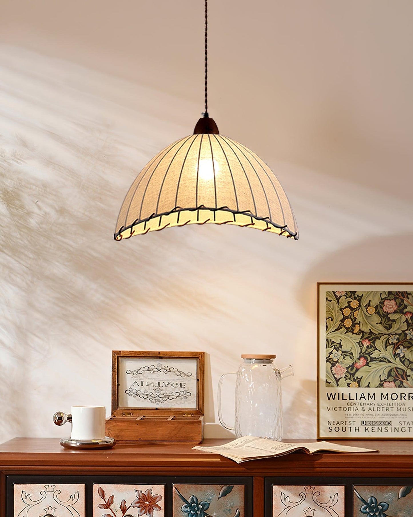 Suspension Bois et Tissu – Équilibre Naturel entre Élégance et Confort