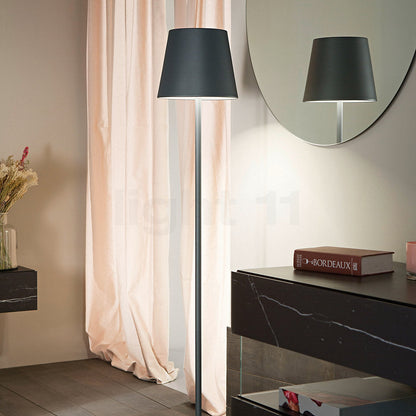 Lampadaire LED Rechargeable Moderne – Élégance et Fonctionnalité Ajustable