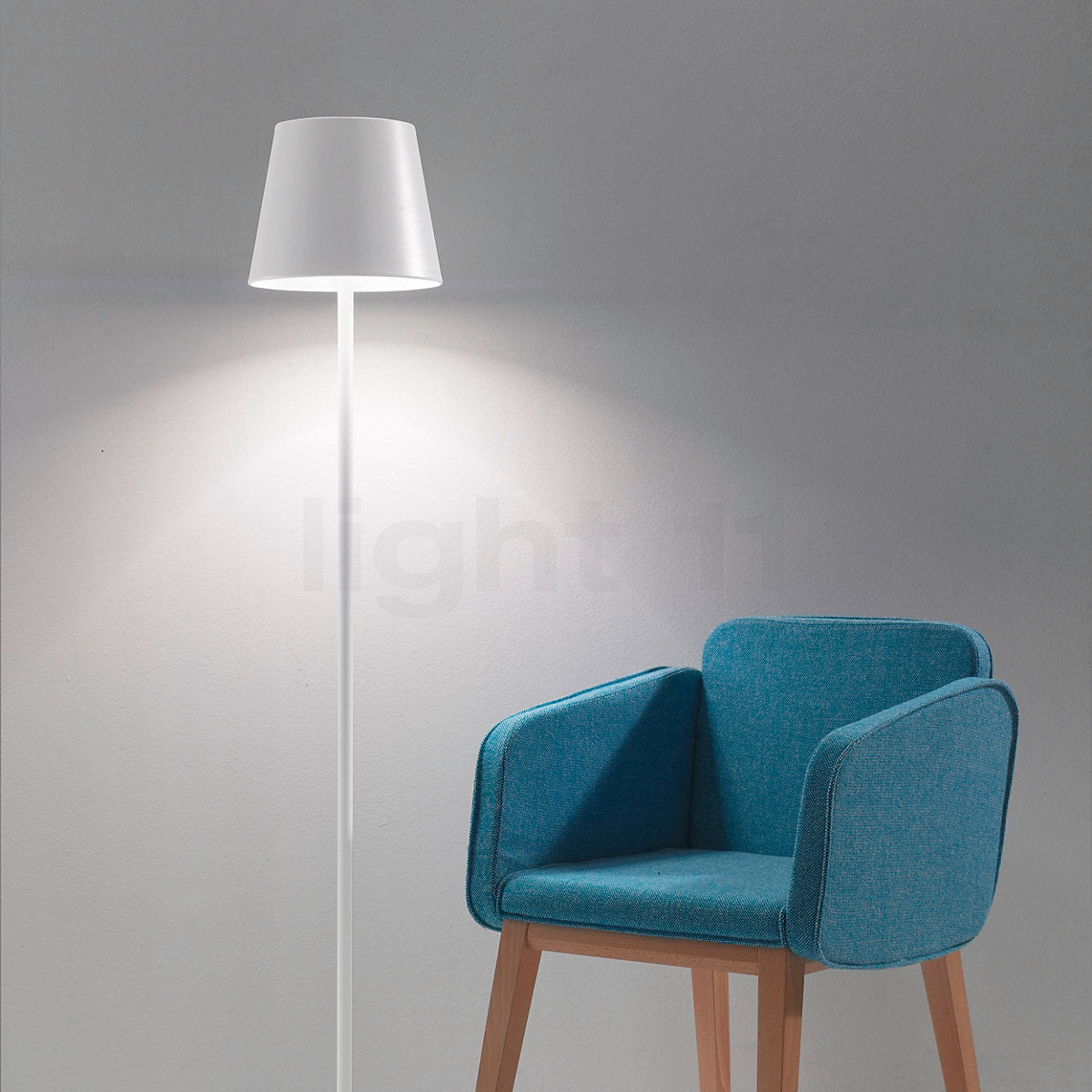 Lampadaire LED Rechargeable Moderne – Élégance et Fonctionnalité Ajustable