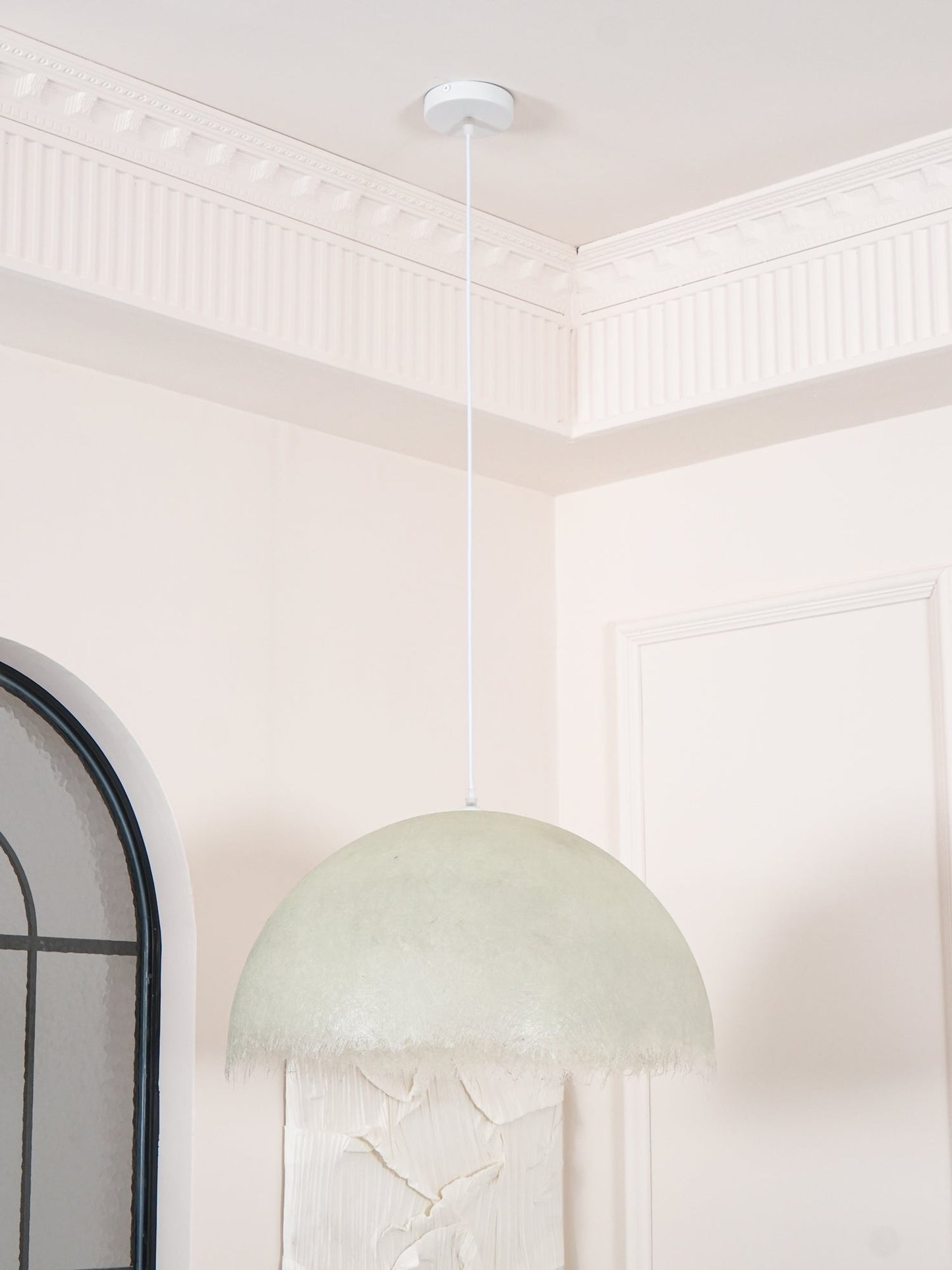 Suspension Znts – Luminaire Moderne en Résine Époxy et Métal avec Éclairage LED