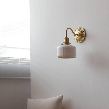Applique Murale en Brassé et Céramique – Élégance Classique pour votre Intérieur