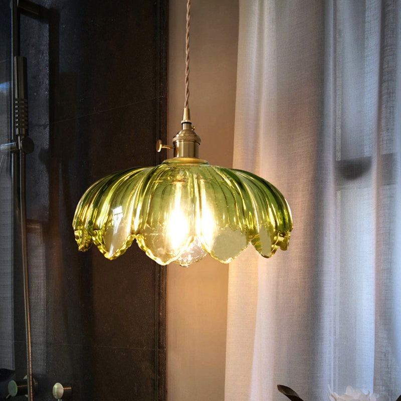 Lampe suspendue en verre translucide avec base en cuivre – Création d'une atmosphère romantique et lumineuse