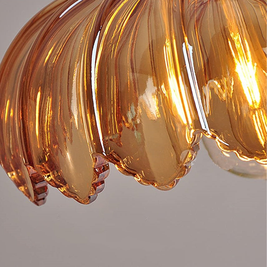 Lampe suspendue en verre translucide avec base en cuivre – Création d'une atmosphère romantique et lumineuse