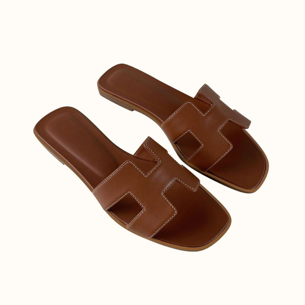StrapMaven | Sandales en cuir modernes à design H