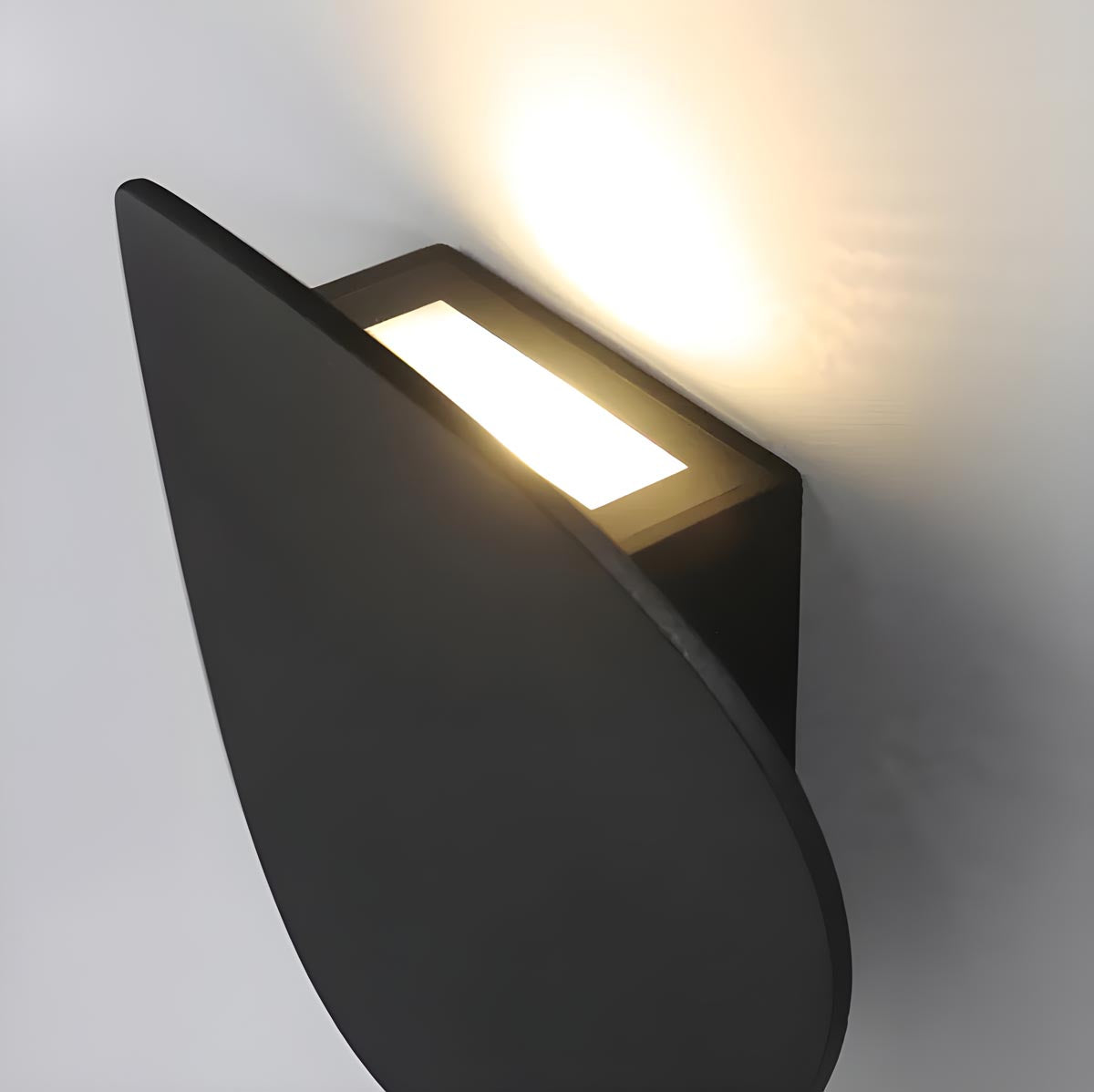 Applique Murale Moderne en Aluminium – Design Élégant et Fonctionnel