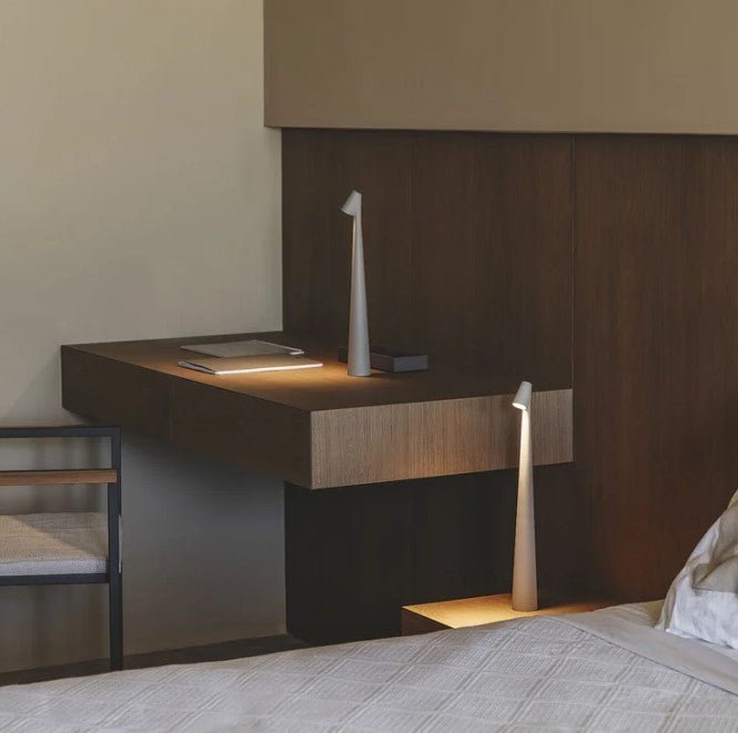 Lampe de Table Rechargeable - Design Élégant en Aluminium avec 3 Niveaux d'Intensité, Disponible en Plusieurs Couleurs