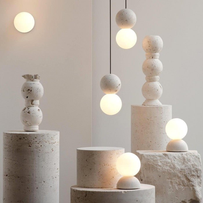 Suspension Origo – Design Géométrique en Zement, Pierre Volcanique et Verre Opale