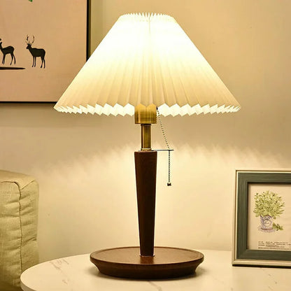 Lampe de Table Vintage en Bois Plissé – Charme Classique et Fonctionnalité Moderne